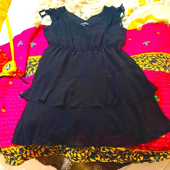 NWT Sam Elderman LBD , sheer layers, elastic waist Dress- adorable and on sale - Picture 2 of 15